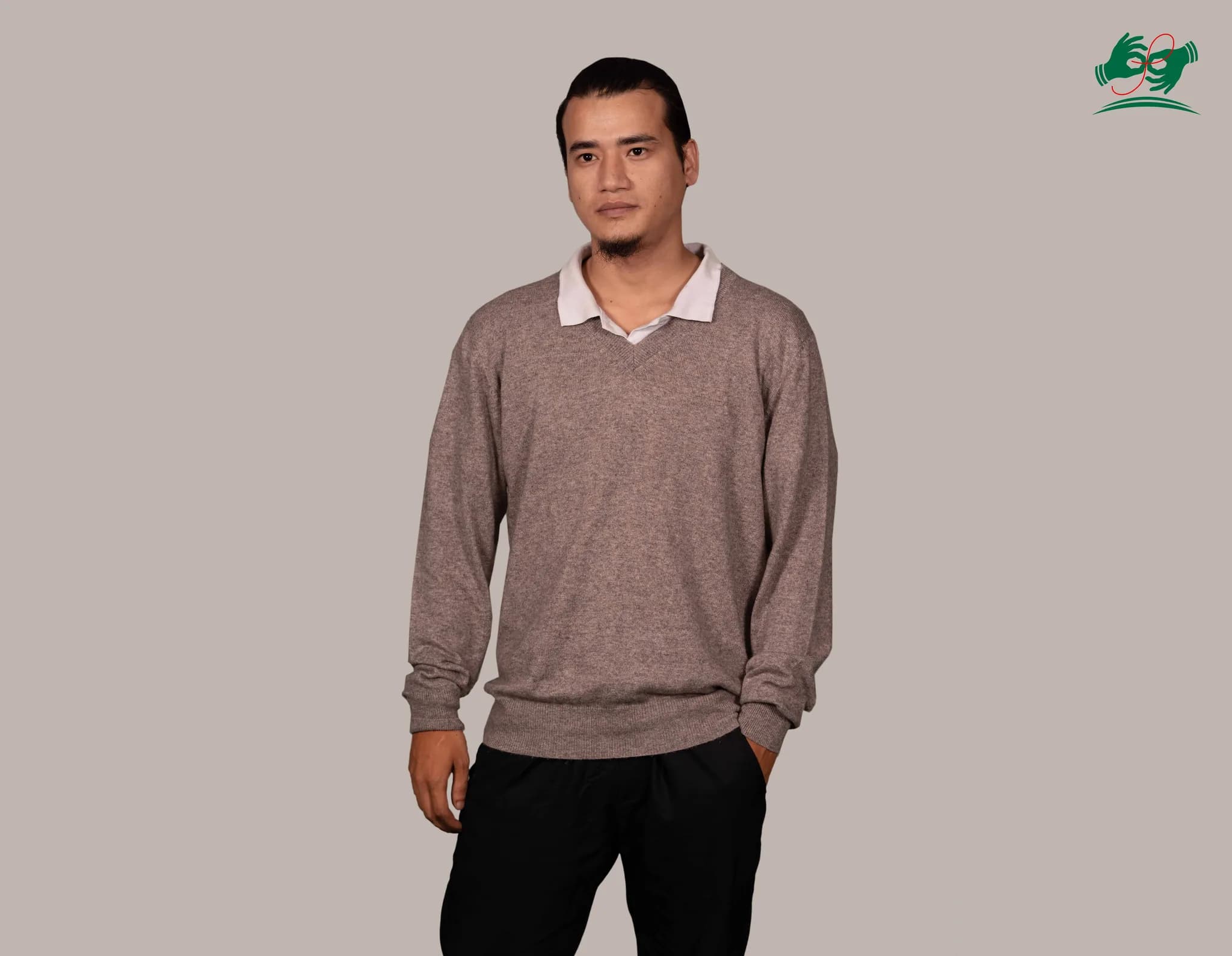 Men's V-Neck Cashmere Sweater in Taupe Brown, knitted in Pokhara, Nepal